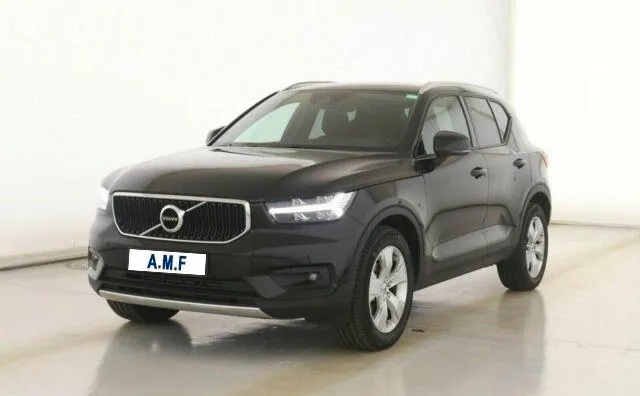 VOLVO XC40 D3 Momentum Image 1