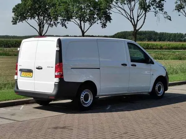 Mercedes-Benz Vito 111 CDI Image 3